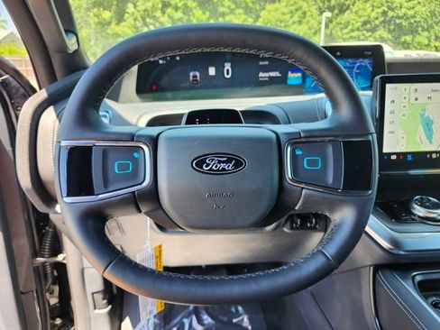 New 2026 Ford Expedition Platinum w/ Stealth Performance Package AWD/4WD image 32