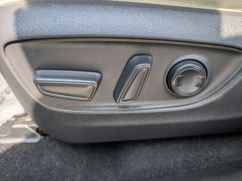Used 2021 Toyota RAV4 XLE w/ Convenience Package AWD/4WD image 17