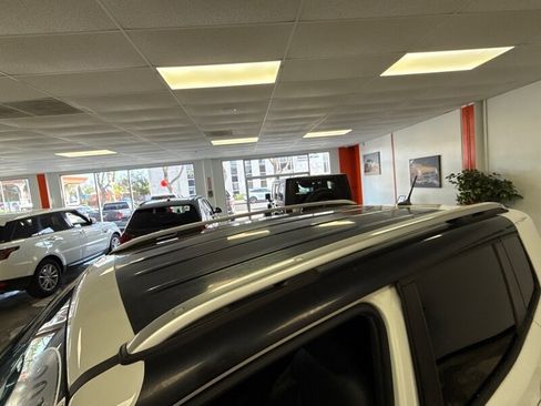 Used 2016 Jeep Renegade Limited image 32