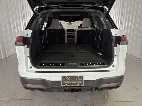 New 2026 INFINITI QX60 Autograph image 9