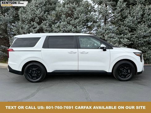 Used 2025 Kia Carnival image 10