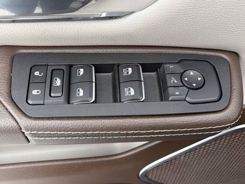 Used 2025 RAM 1500 Laramie w/ Laramie Southwest Edition image 4