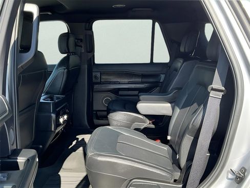 Used 2020 Ford Expedition Limited image 29