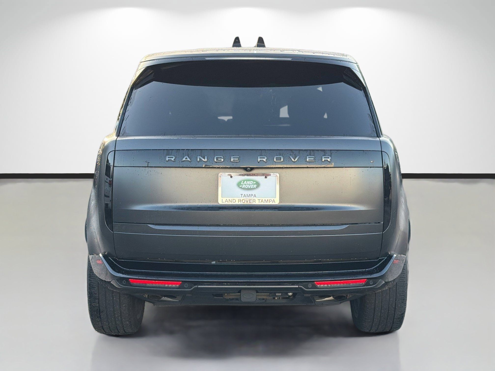 Used 2025 Land Rover Range Rover SE AWD/4WD image 4