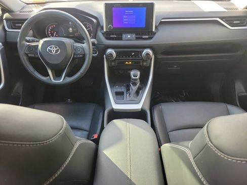 Used 2023 Toyota RAV4 XLE Premium image 11