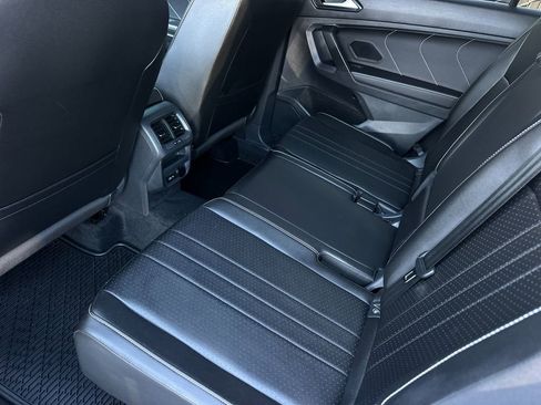 Used 2023 Volkswagen Tiguan SE R-Line image 12