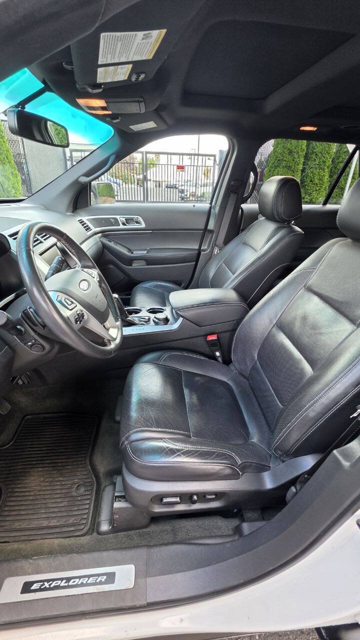 Used 2014 Ford Explorer Sport w/ Equipment Group 401A AWD/4WD image 11