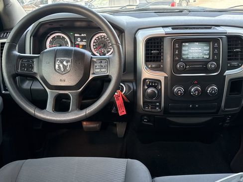 Used 2020 RAM 1500 Classic SLT AWD/4WD image 4