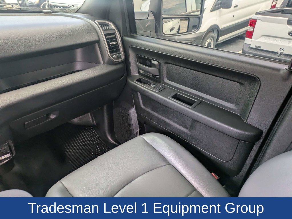 Used 2023 RAM 2500 Tradesman w/ Chrome Appearance Group AWD/4WD image 18