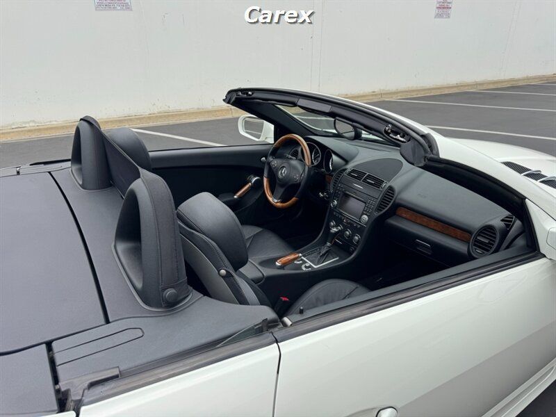 Used 2010 Mercedes-Benz SLK 350 image 5