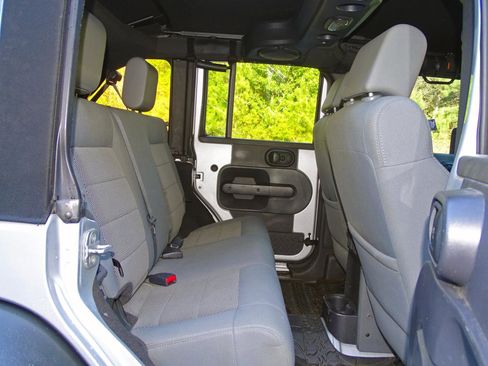 Used 2008 Jeep Wrangler Unlimited Rubicon w/ Dual Top Group image 14