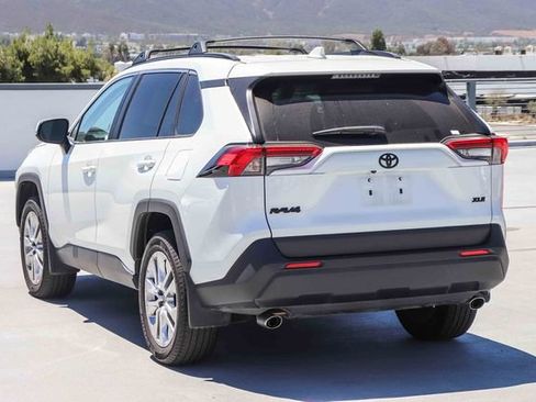 Used 2025 Toyota RAV4 XLE Premium FWD image 4
