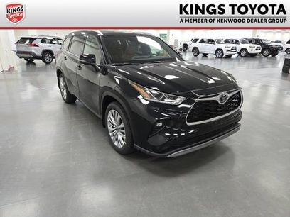 New 2026 Toyota Highlander Platinum