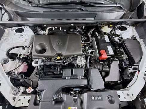 Certified 2025 Toyota RAV4 XLE FWD image 30