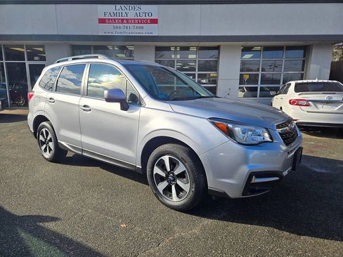 Used 2018 Subaru Forester 2.5i Premium w/ All-Weather Package image 43