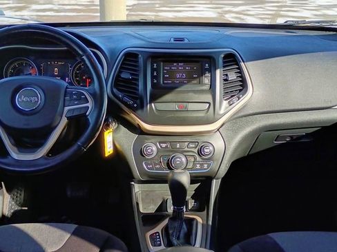 Used 2016 Jeep Cherokee Sport w/ Cold Weather Group image 19