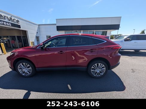 Used 2024 Toyota Venza Limited AWD/4WD image 8