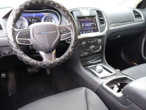 Used 2020 Chrysler 300 Touring w/ Sport Appearance Package RWD image 4