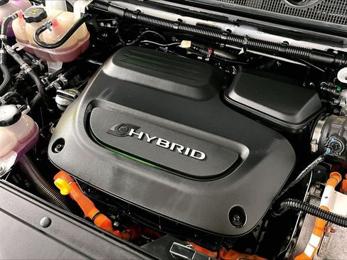 Used 2024 Chrysler Pacifica Limited FWD image 33