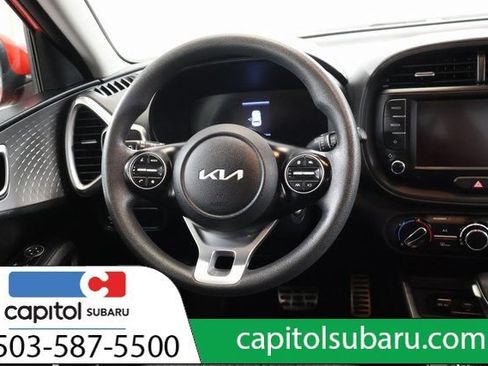 Used 2023 Kia Soul LX w/ LX Technology Package FWD image 15