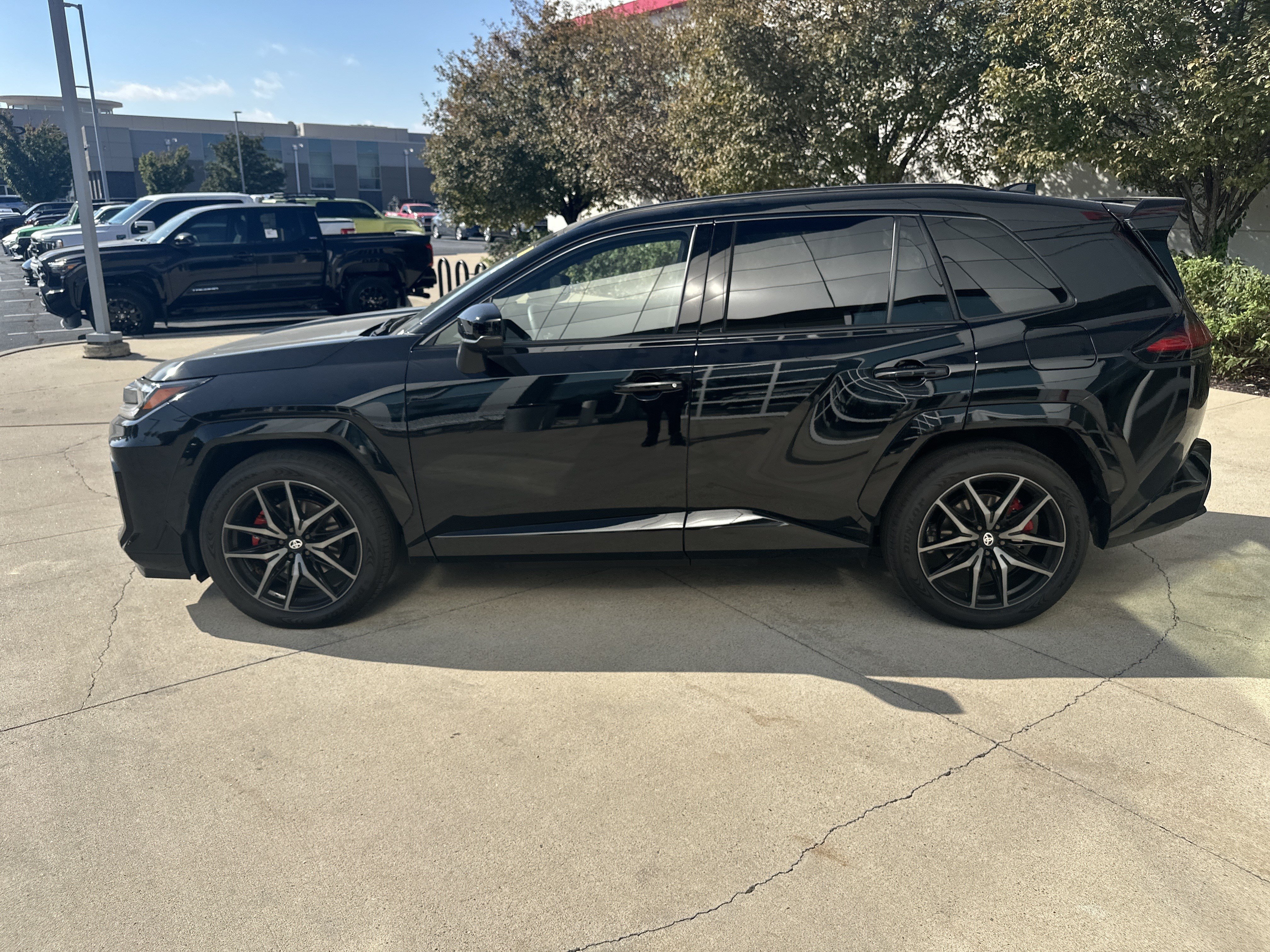 Used 2026 Toyota RAV4 AWD Plug-in Hybrid image 9