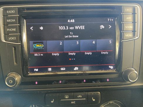 Used 2018 Volkswagen Jetta SE FWD image 25