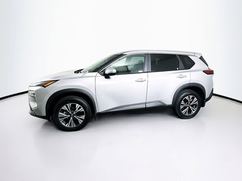 Used 2023 Nissan Rogue SV image 4