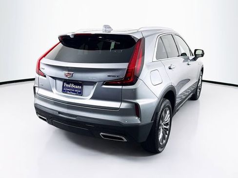 Used 2025 Cadillac XT4 Premium Luxury image 7