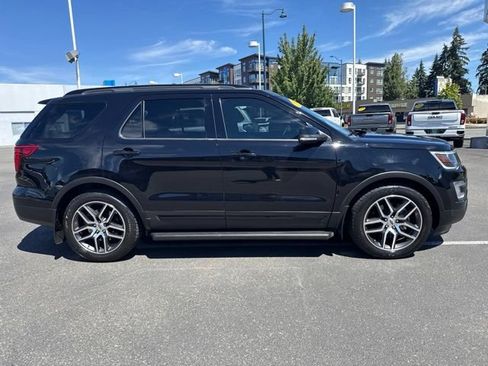 Used 2017 Ford Explorer Sport w/ Equipment Group 401A AWD/4WD image 5