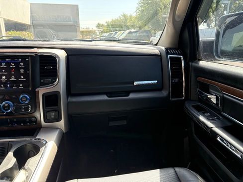 Used 2018 RAM 1500 Laramie w/ Convenience Group AWD/4WD image 8
