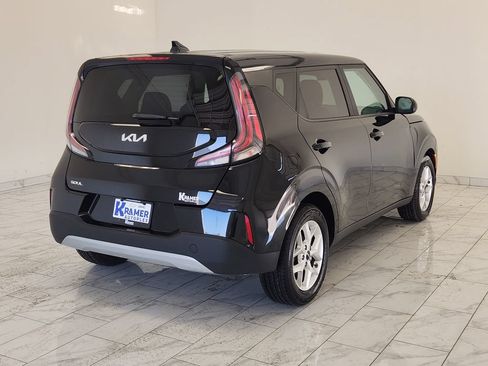 Used 2024 Kia Soul LX w/ Option Group 015 FWD image 5