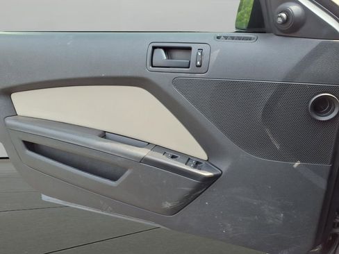 Used 2014 Ford Mustang Convertible RWD image 12
