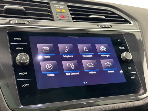 Used 2022 Volkswagen Tiguan SE R-Line image 14