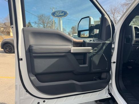 Used 2022 Ford F250 Lariat w/ Lariat Ultimate Package image 24