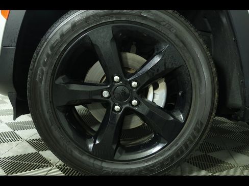 Used 2023 Jeep Grand Cherokee Altitude image 5