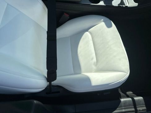 Used 2021 Tesla Model 3 Standard Range Plus image 18