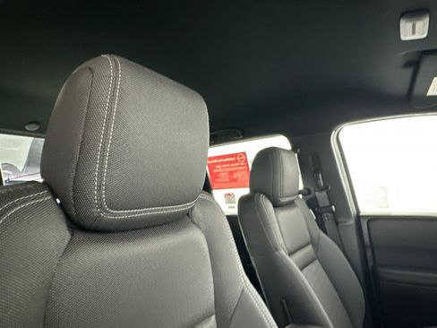 Used 2023 Nissan Frontier SV w/ Midnight Edition Package image 12