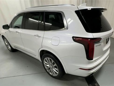 Certified 2023 Cadillac XT6 Premium Luxury image 6