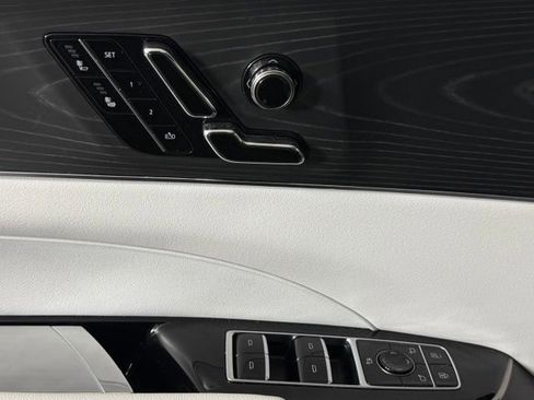 Used 2024 Cadillac Lyriq Luxury w/ LPO, Floor Liner Package AWD/4WD image 17