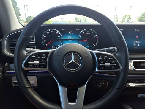 Used 2023 Mercedes-Benz GLS 450 4MATIC image 16