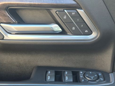 Used 2025 Chevrolet Silverado 2500 LTZ w/ LTZ Plus Package image 11