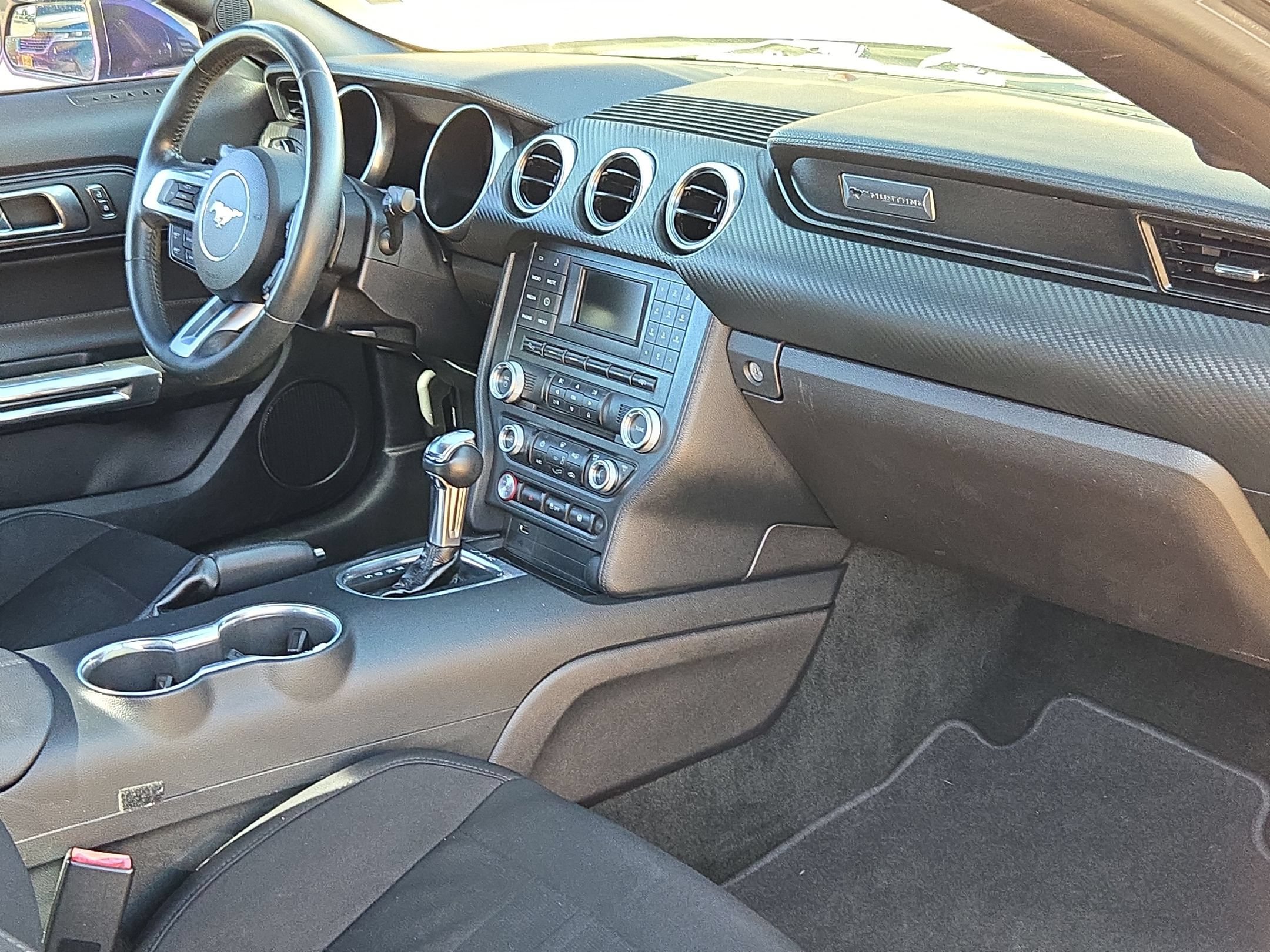 Used 2018 Ford Mustang Coupe RWD image 28
