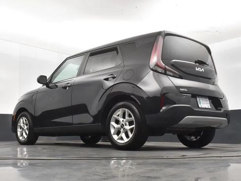 Used 2023 Kia Soul LX w/ LX Technology Package FWD image 12