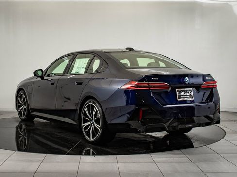 New 2026 BMW 550e xDrive image 6