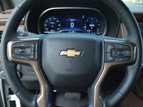 Used 2023 Chevrolet Tahoe High Country w/ Premium Package 2 AWD/4WD image 16