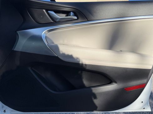 Used 2022 Genesis G70 2.0T image 43