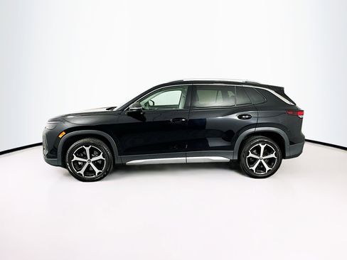 Used 2025 Volkswagen Tiguan SE image 4