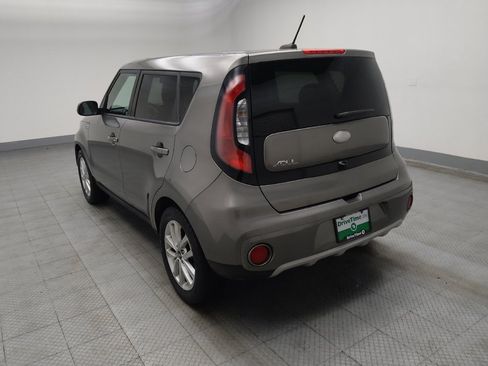 Used 2019 Kia Soul + image 5