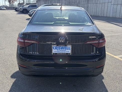 Used 2024 Volkswagen Jetta SE w/ Black Wheel Package image 6