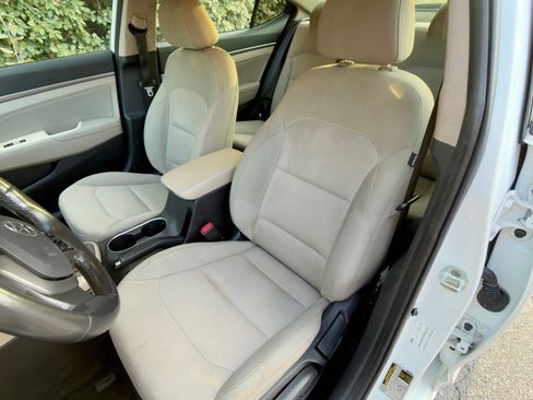 Used 2017 Hyundai Elantra SE w/ SE A/T Tech Package 03 image 22